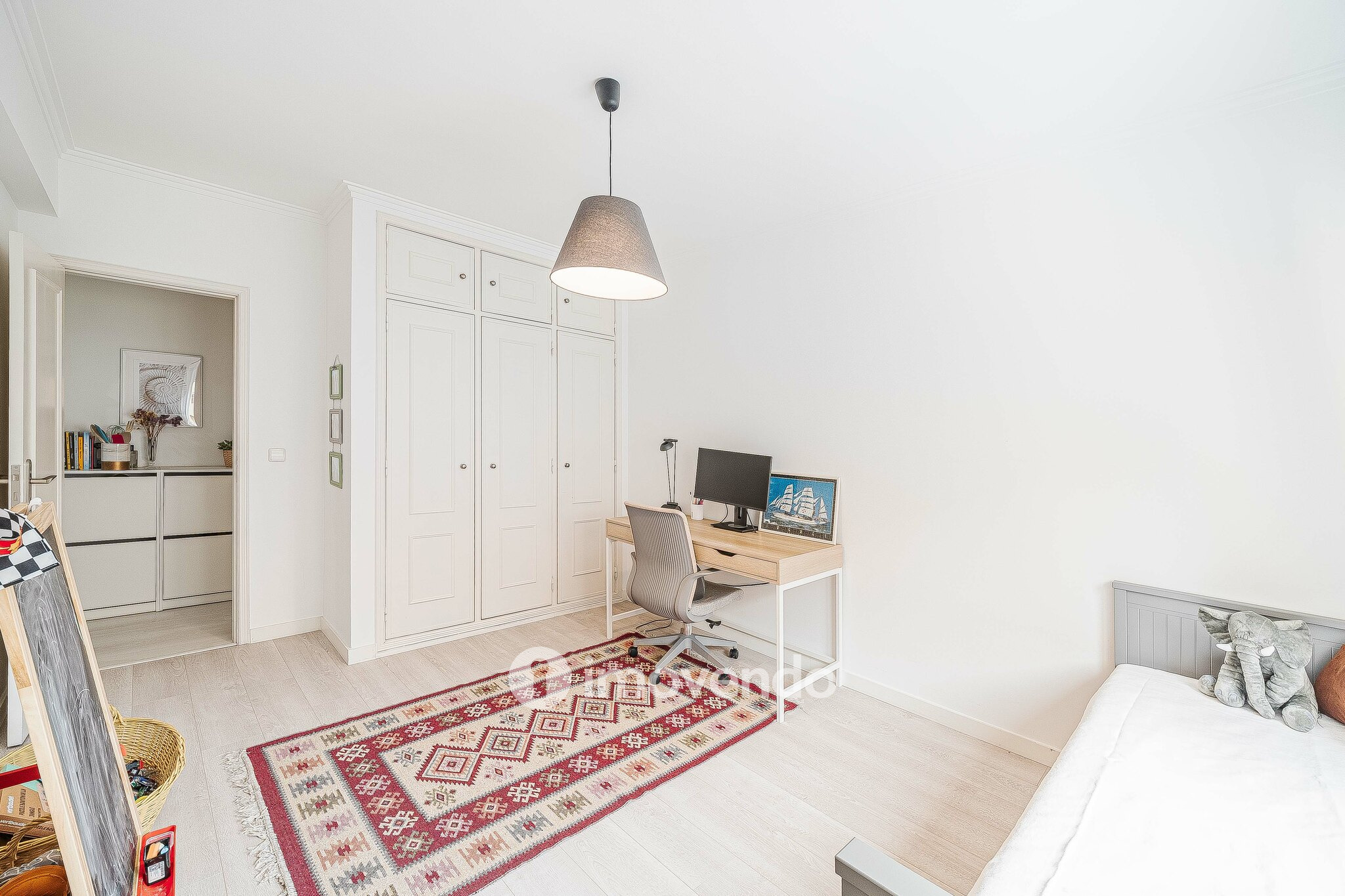 Apartamento T2, com áreas amplas e varanda, na Póvoa de Santa Iria