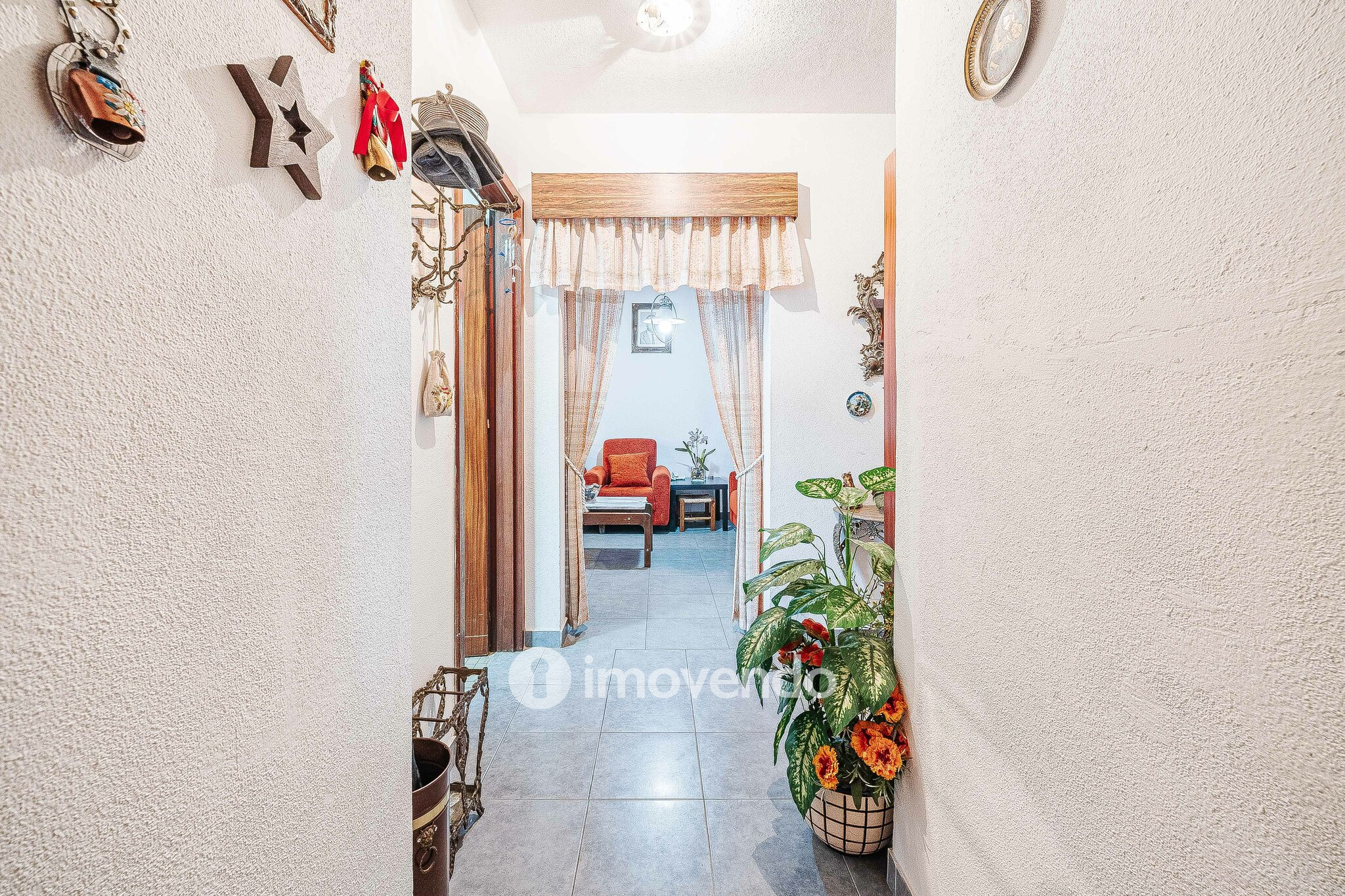Apartamento T3 com arrecadação enorme, em Corroios