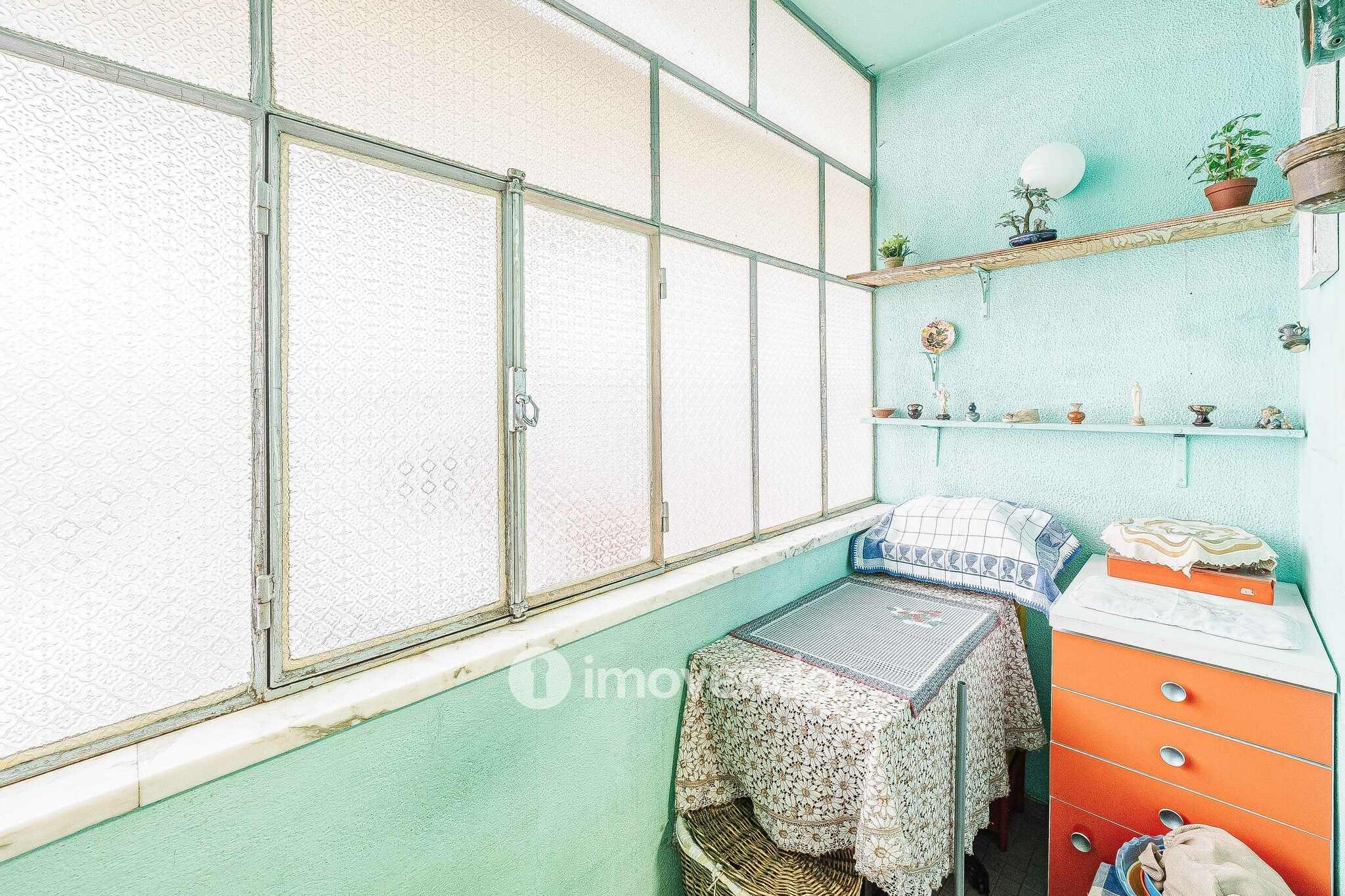 Apartamento T3 com arrecadação enorme, em Corroios
