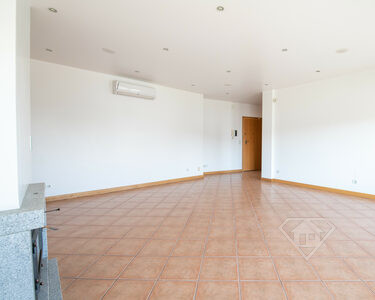 Apartamento T3+1 Duplex, em Oliveira do Hospital