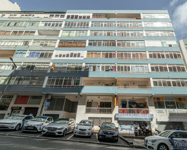 Apartamento T2 pronto a ocupar, junto ao Metro, na Pontinha