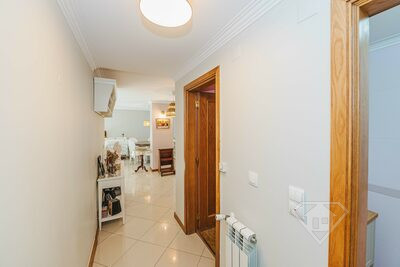 Apartamento T1, com terraço e estacionamento, na Penha de França