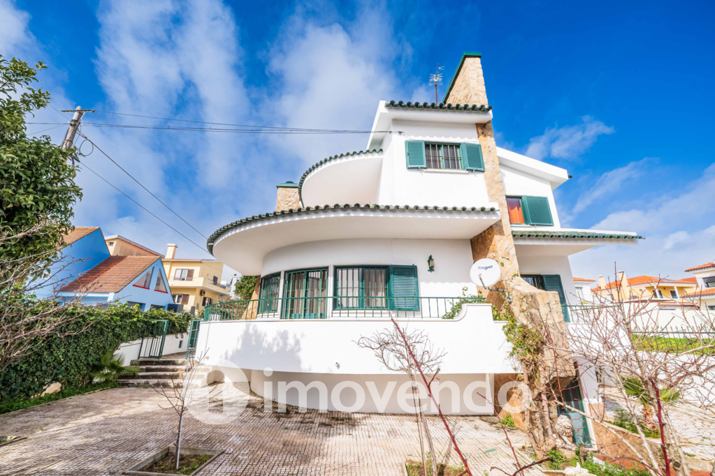 Moradia T7 em Oeiras, Queijas com 555 m<sup>2</sup> por 1.790.000