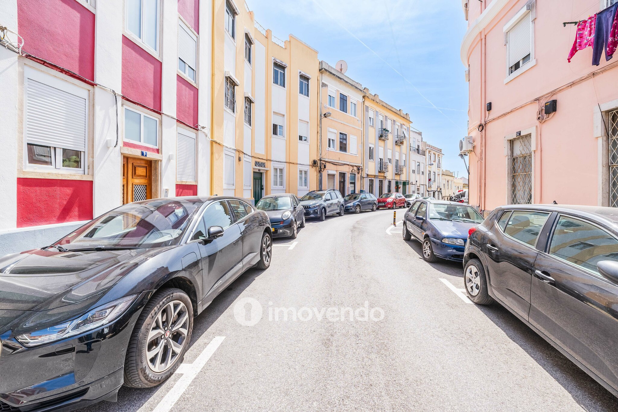 Apartamento T2 mobilado e com cozinha equipada, na Penha de França