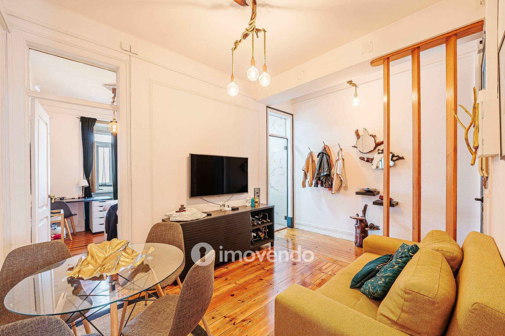 Apartamento T2 mobilado e com cozinha equipada, na Penha de França