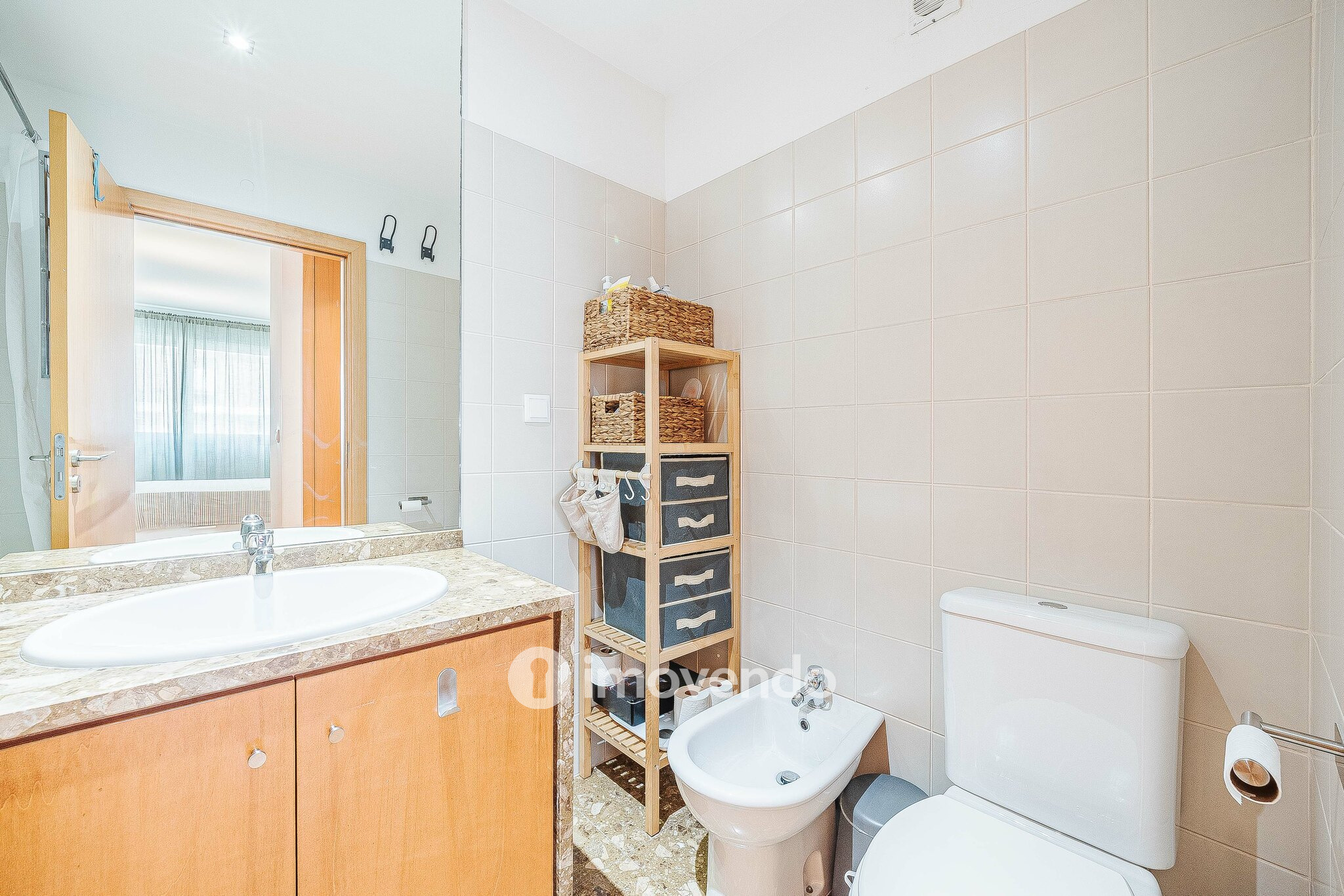 Apartamento T4, com estacionamento e arrecadação, na Alta de Lisboa