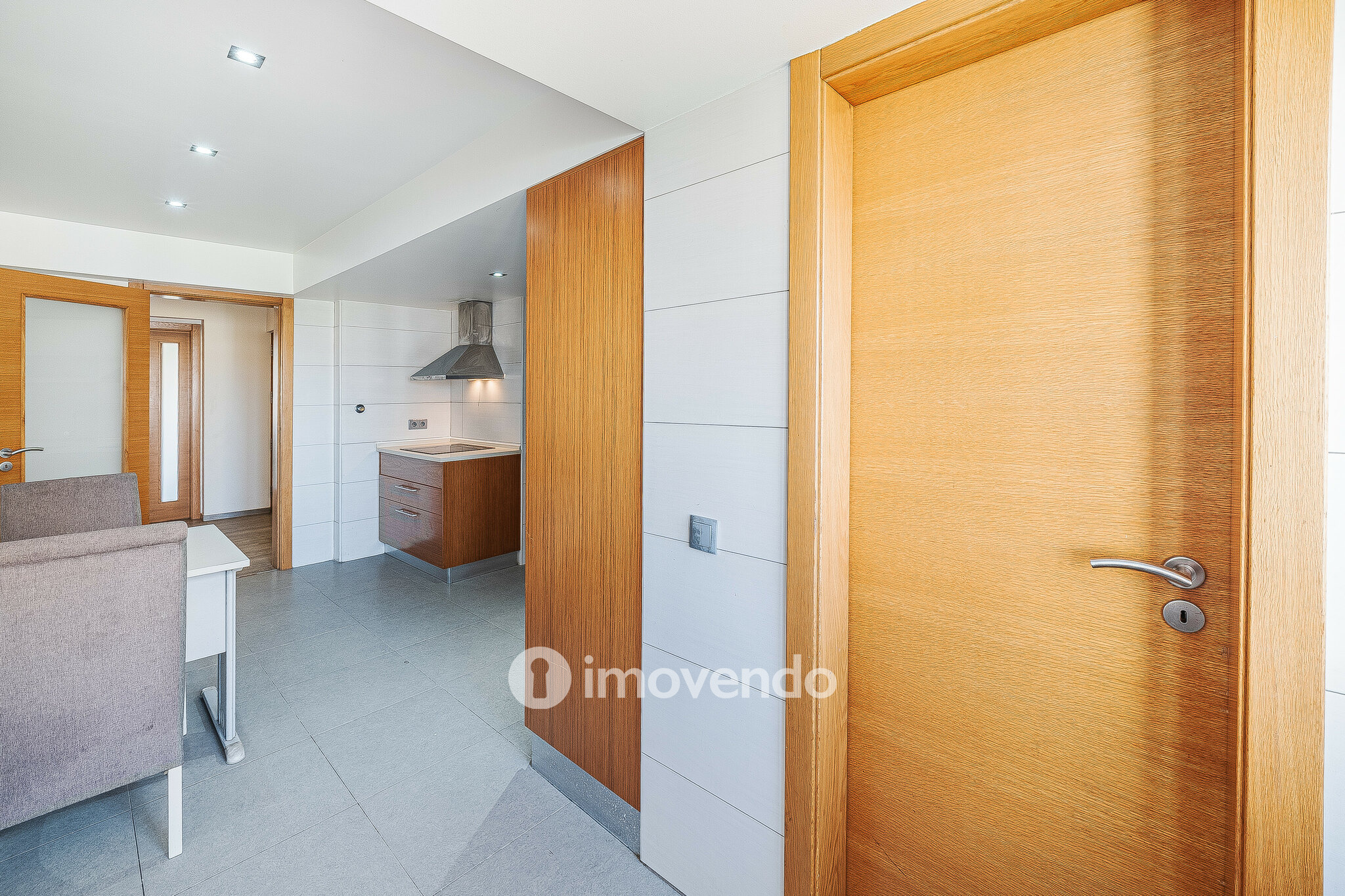 Apartamento T3 com áreas generosas e luz natural, no Carregado