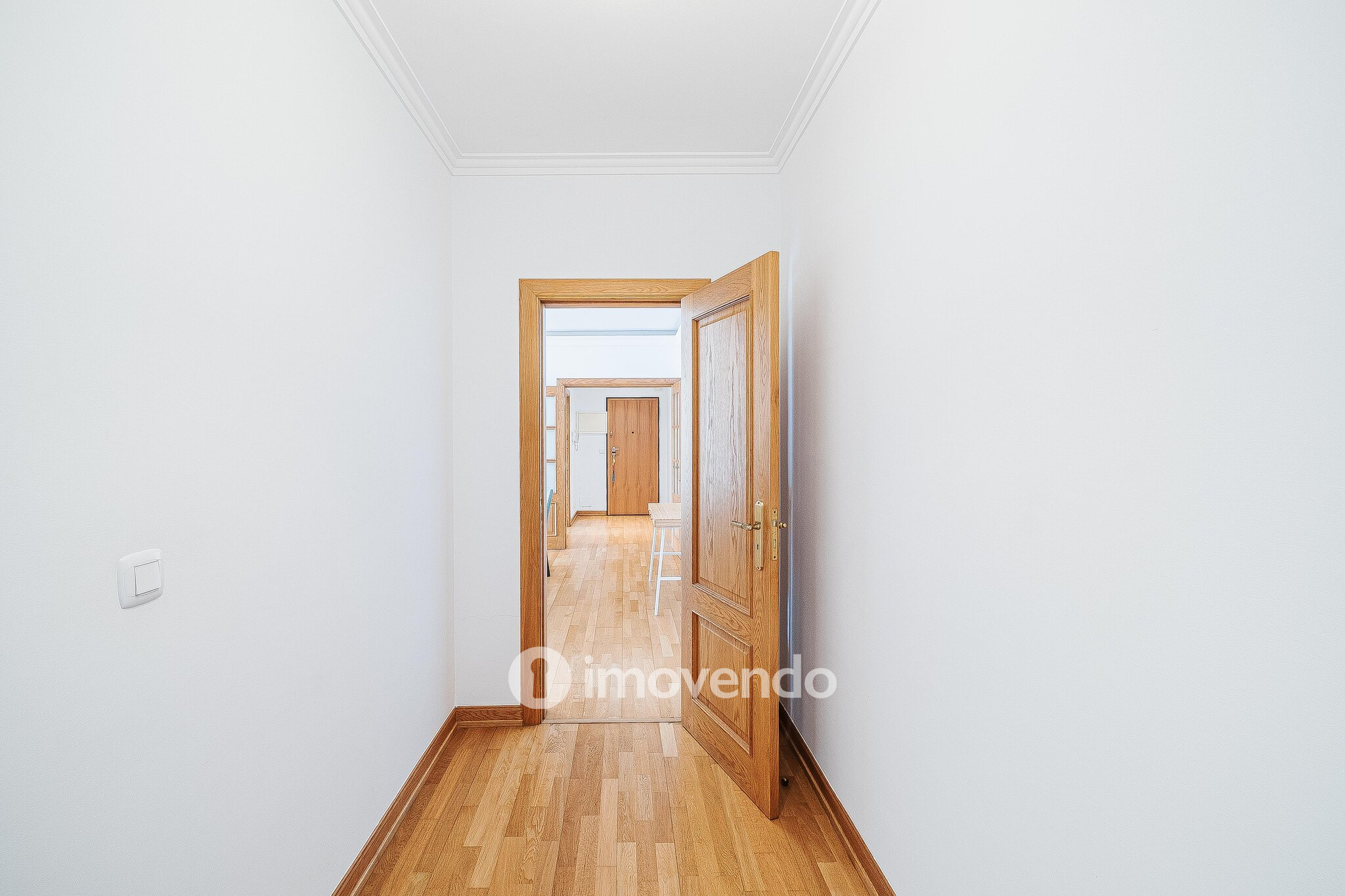 Apartamento T3 com estacionamento, no Condomínio Jardim da Lomba