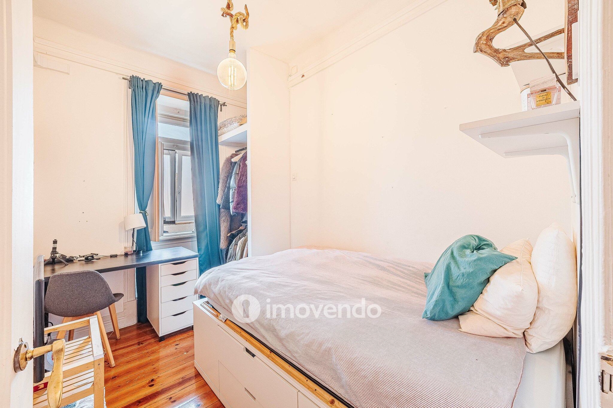 Apartamento T2 mobilado e com cozinha equipada, na Penha de França