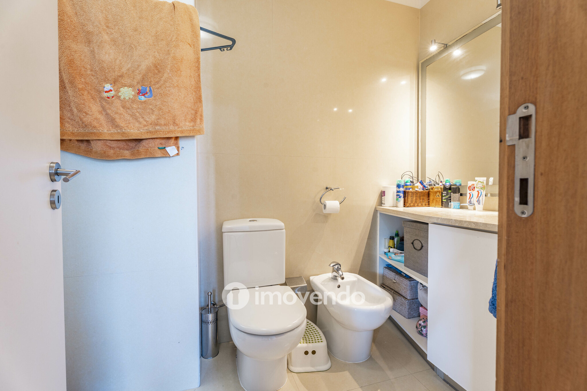 Moradia T3 moderna, com garagem e jardim, em Custóias, Porto