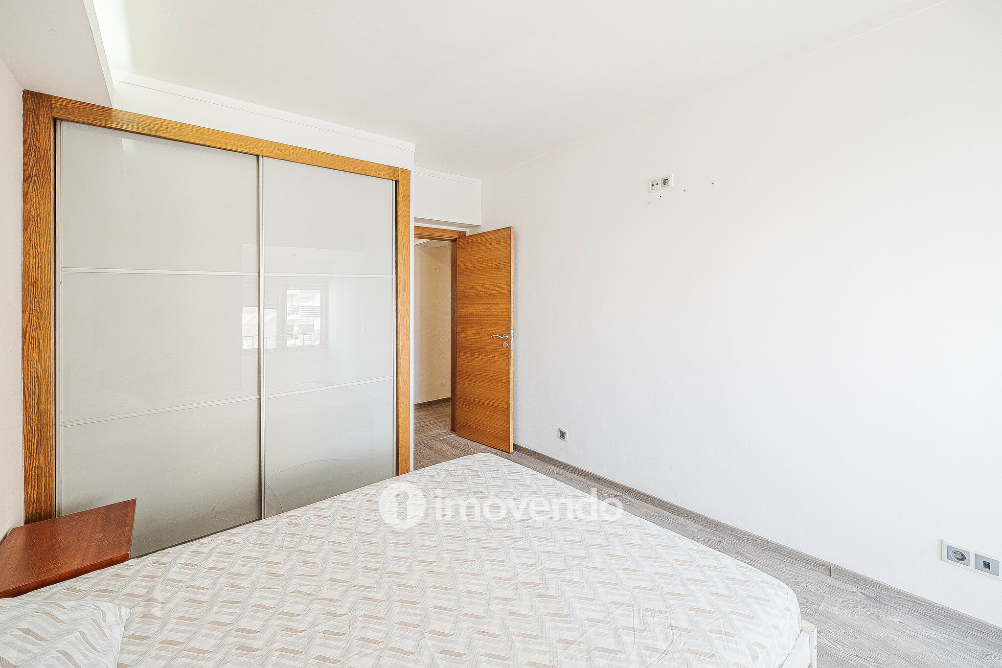 Apartamento T3 com áreas generosas e luz natural, no Carregado