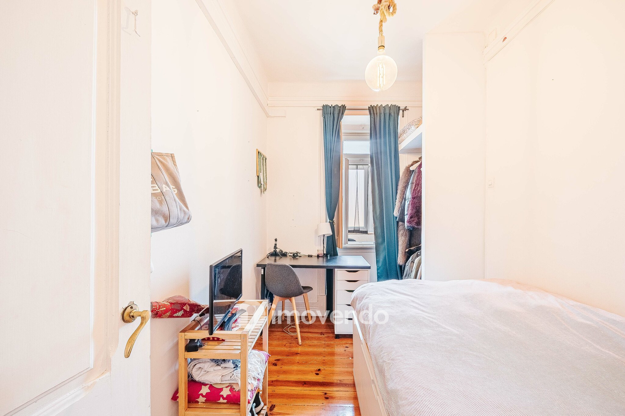 Apartamento T2 mobilado e com cozinha equipada, na Penha de França