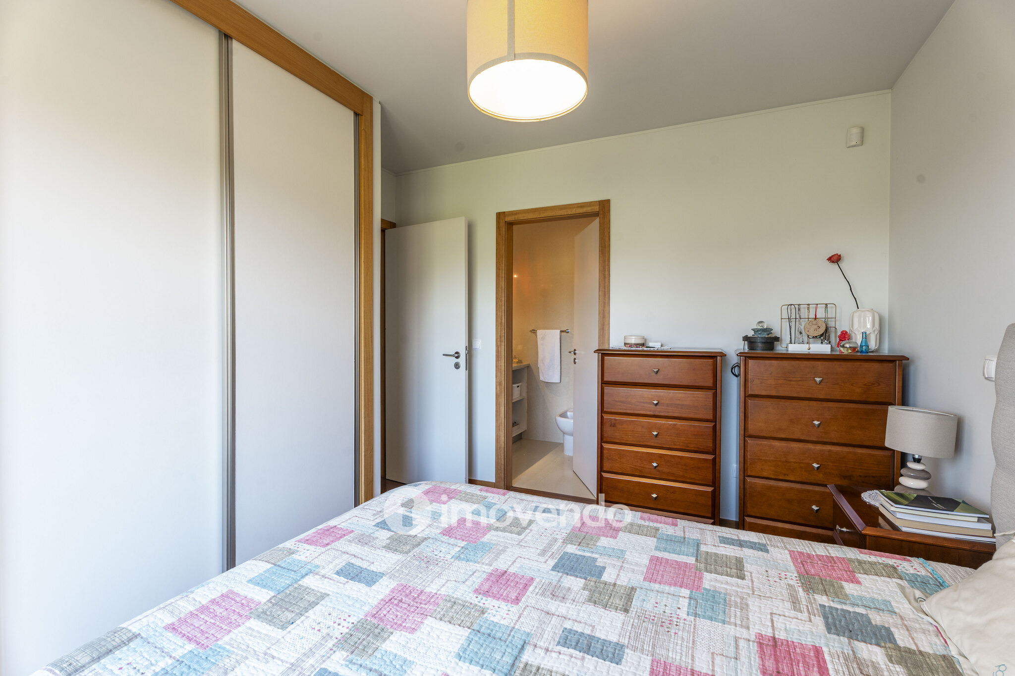 Moradia T3 moderna, com garagem e jardim, em Custóias, Porto