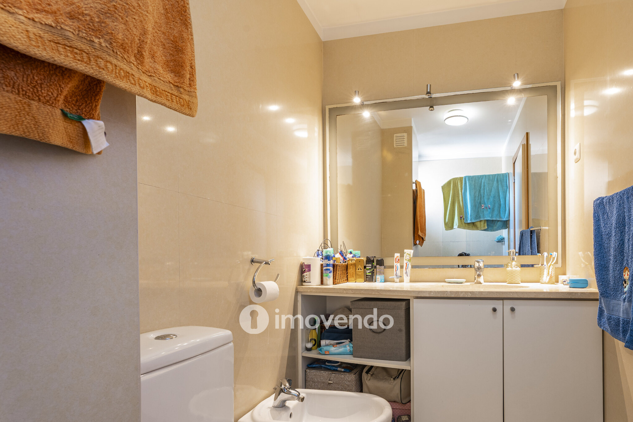 Moradia T3 moderna, com garagem e jardim, em Custóias, Porto