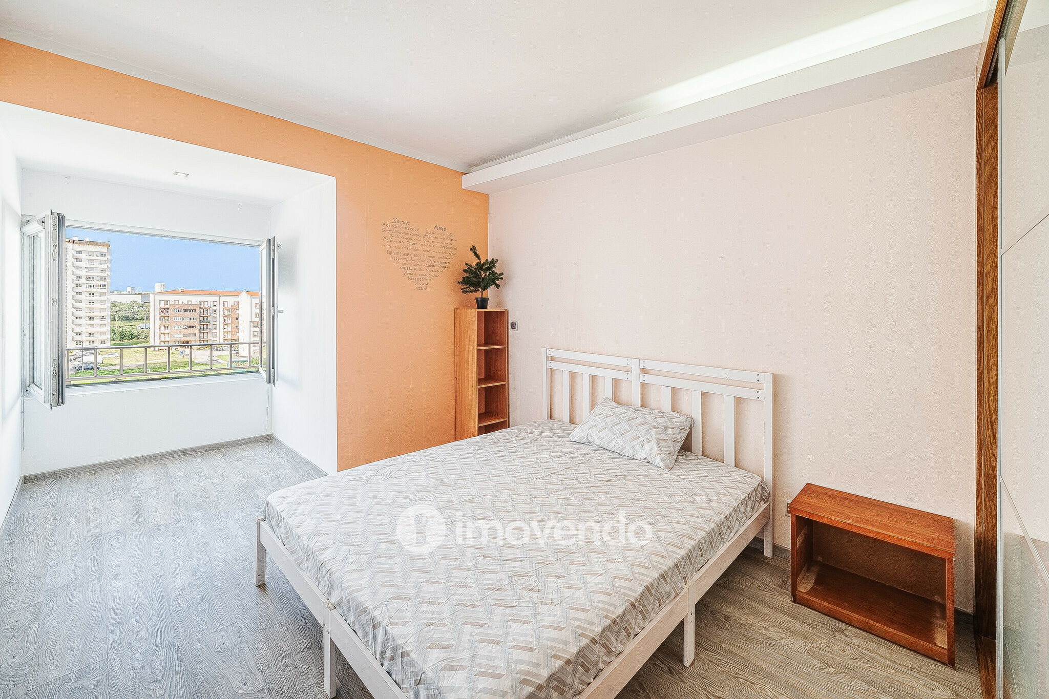 Apartamento T3 com áreas generosas e luz natural, no Carregado