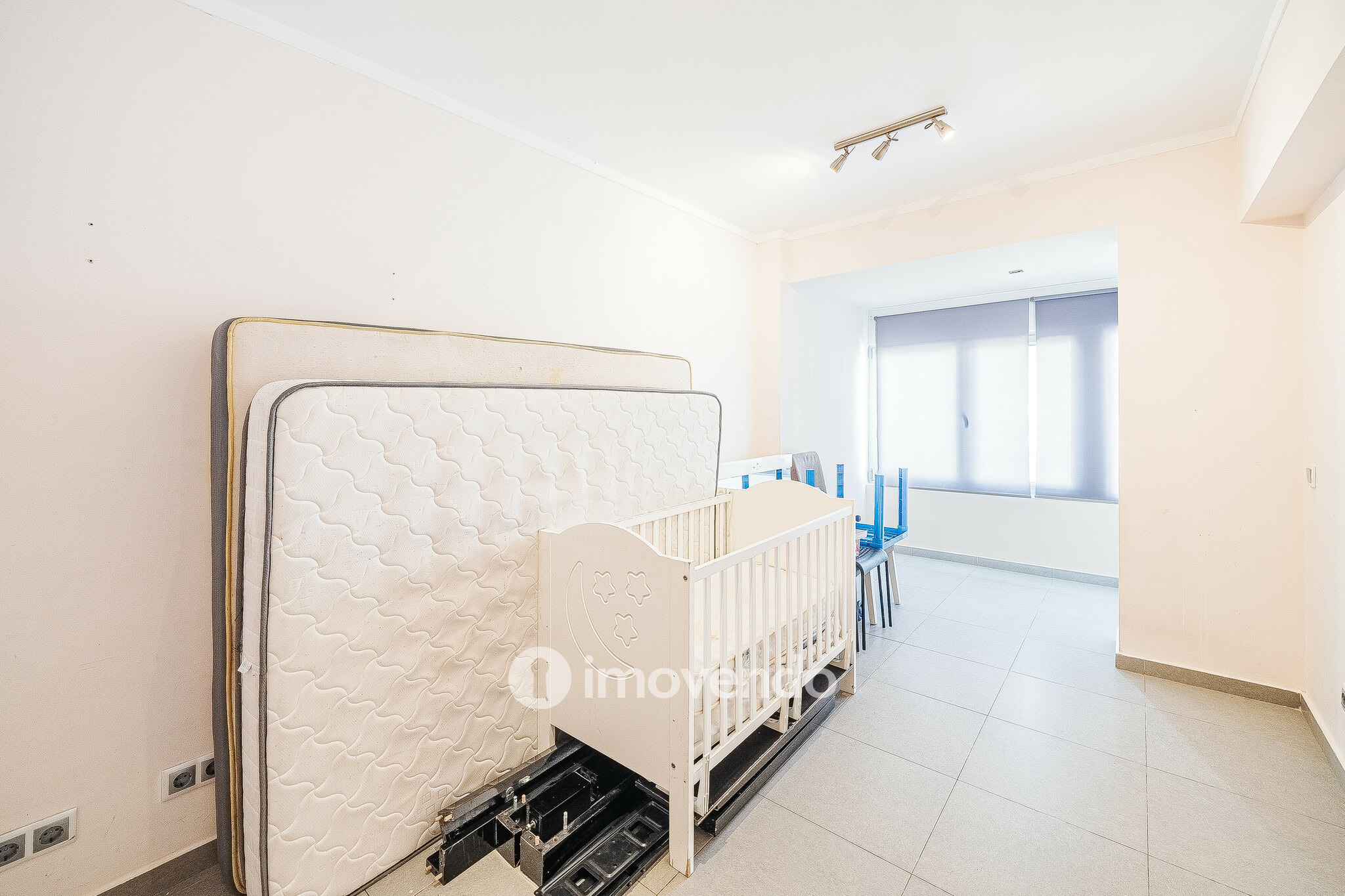 Apartamento T3 com áreas generosas e luz natural, no Carregado