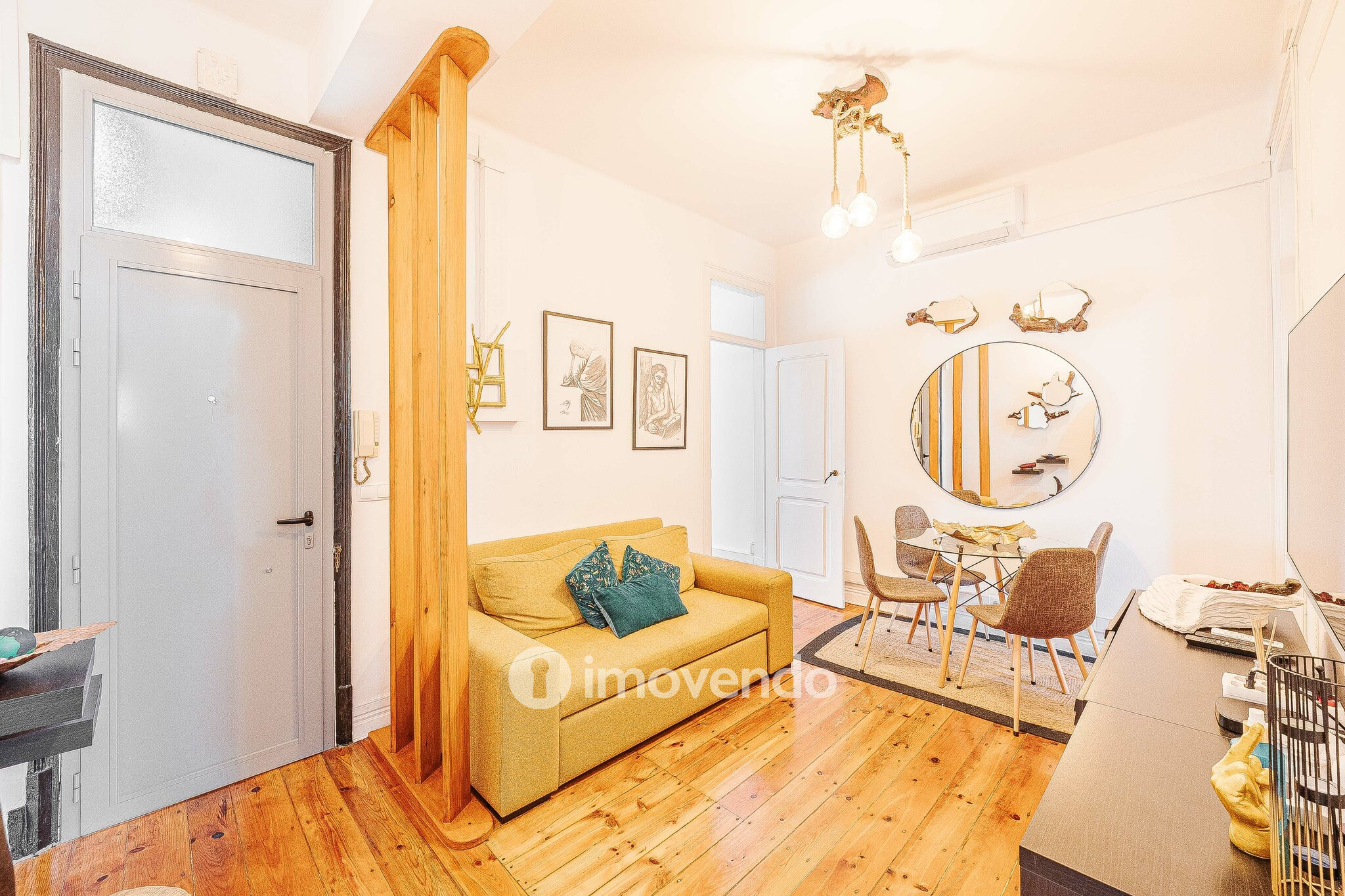 Apartamento T2 mobilado e com cozinha equipada, na Penha de França