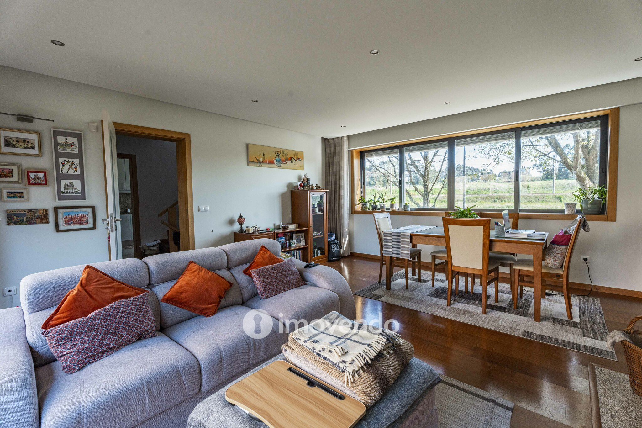 Moradia T3 moderna, com garagem e jardim, em Custóias, Porto