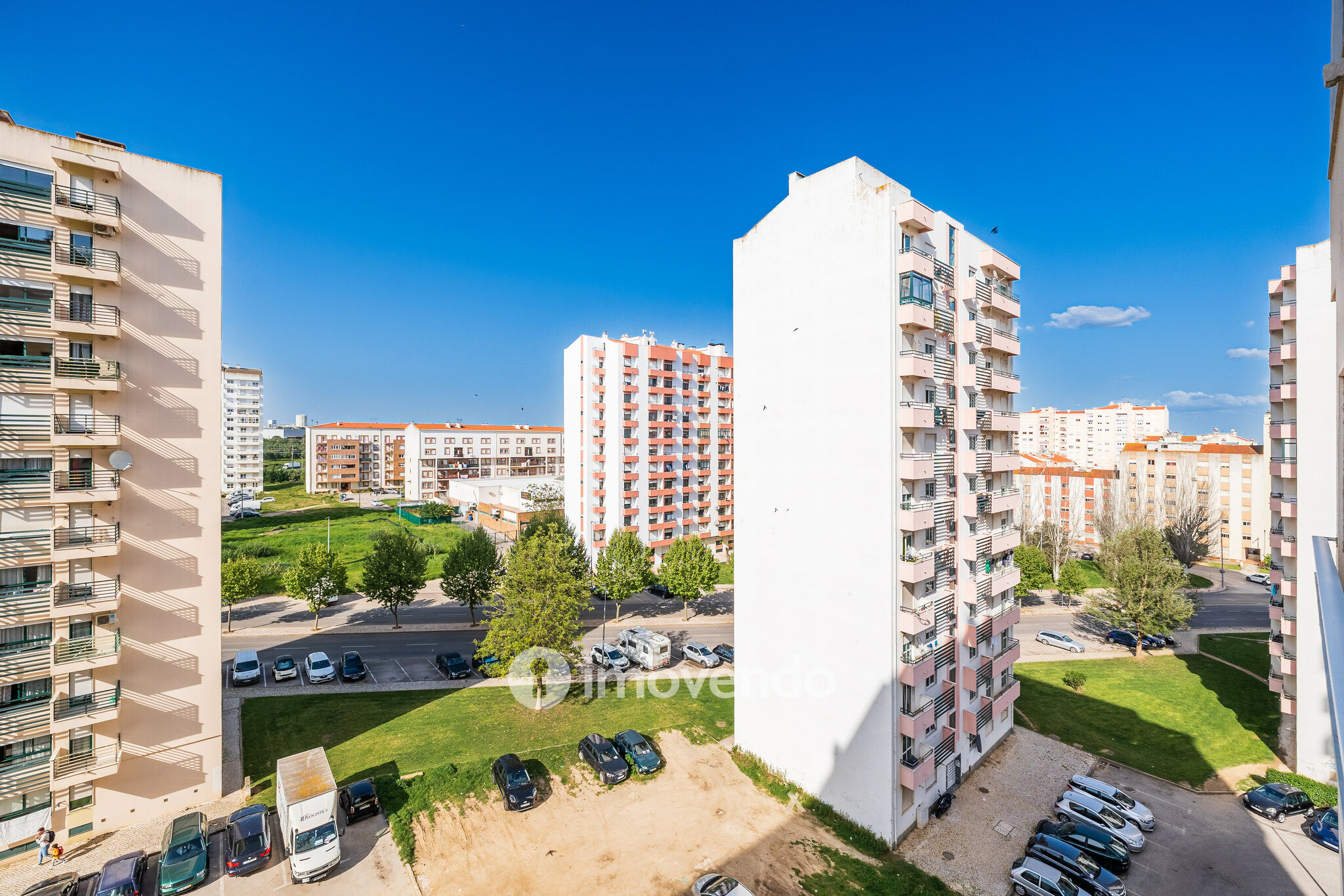 Apartamento T3 com áreas generosas e luz natural, no Carregado
