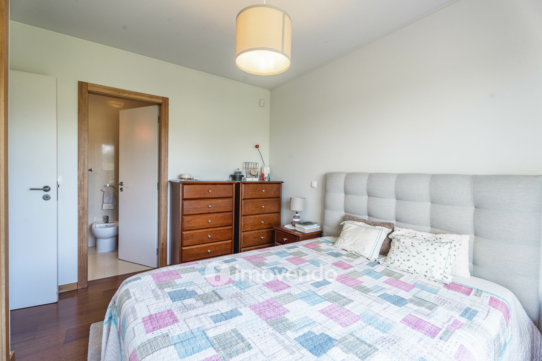 Moradia T3 moderna, com garagem e jardim, em Custóias, Porto