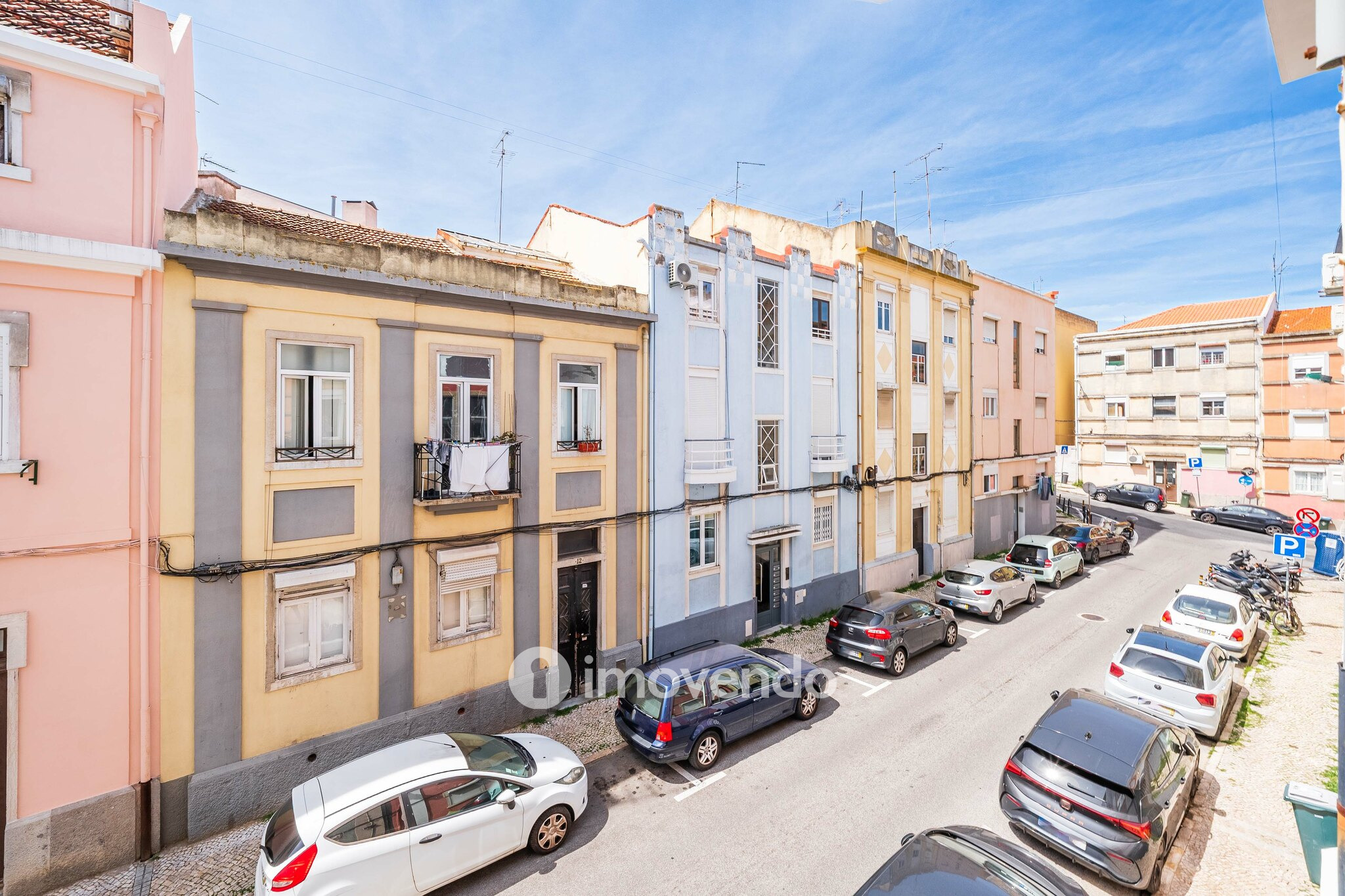 Apartamento T2 mobilado e com cozinha equipada, na Penha de França