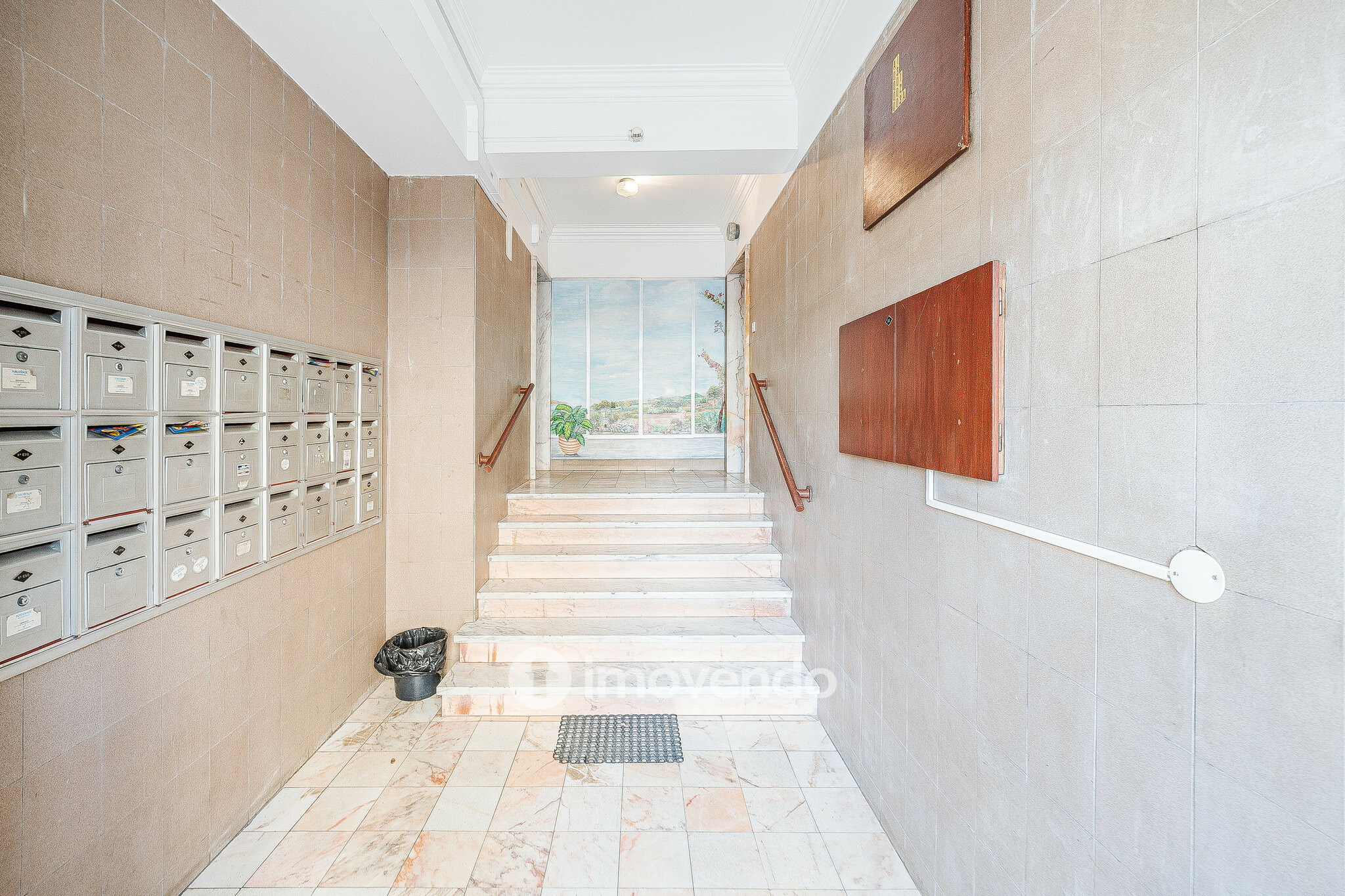 Apartamento T3 com áreas generosas e luz natural, no Carregado