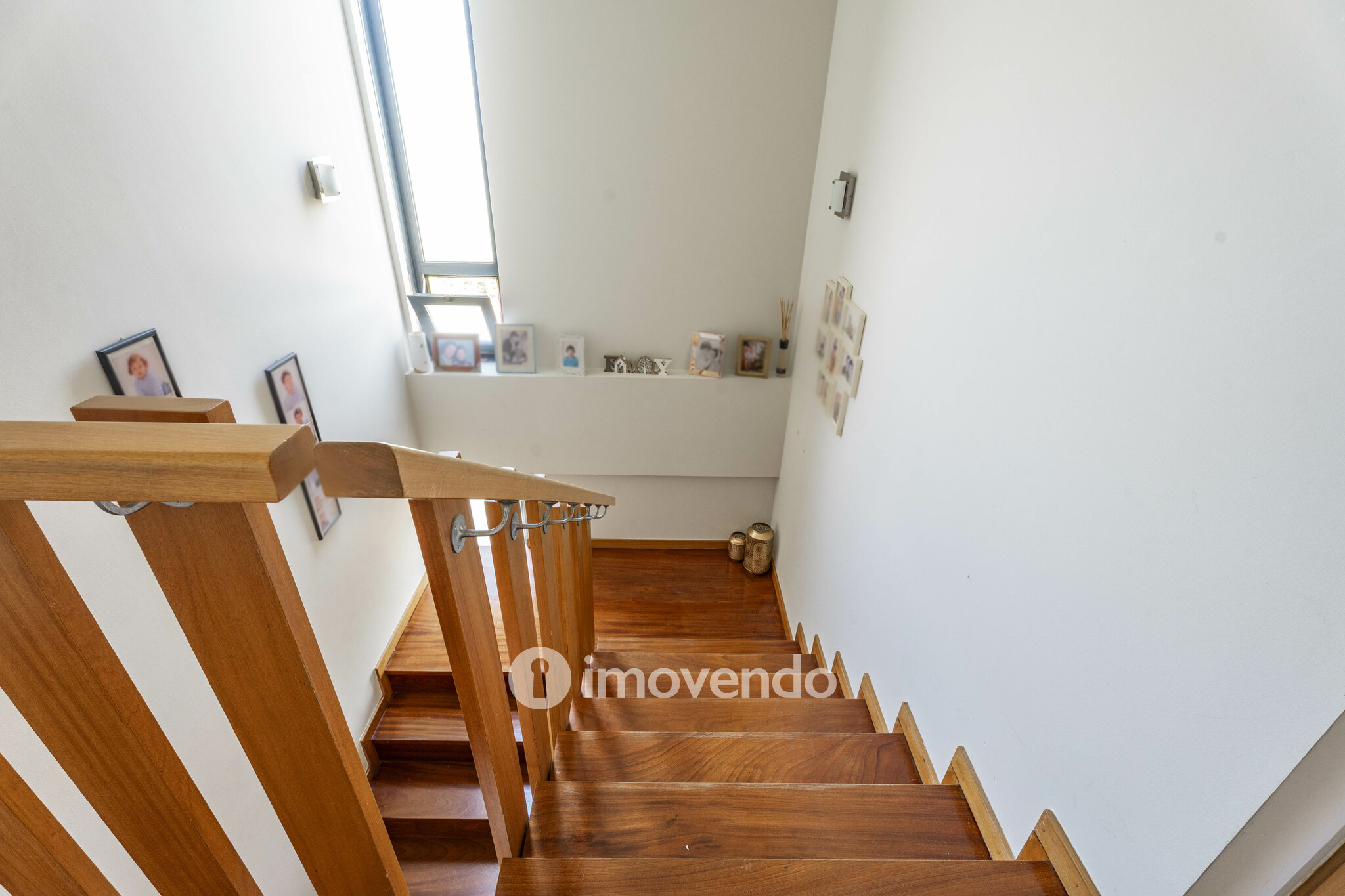 Moradia T3 moderna, com garagem e jardim, em Custóias, Porto