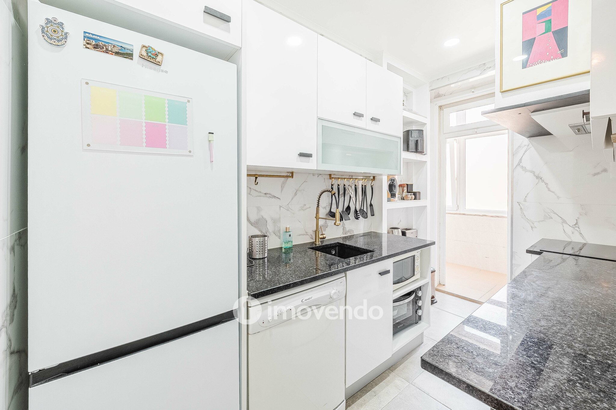 Apartamento T2 mobilado e com cozinha equipada, na Penha de França