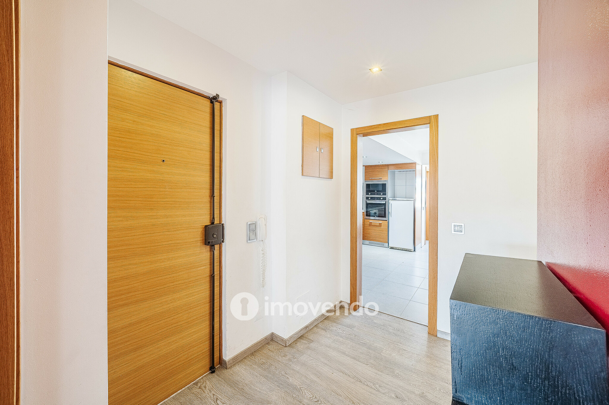 Apartamento T3 com áreas generosas e luz natural, no Carregado