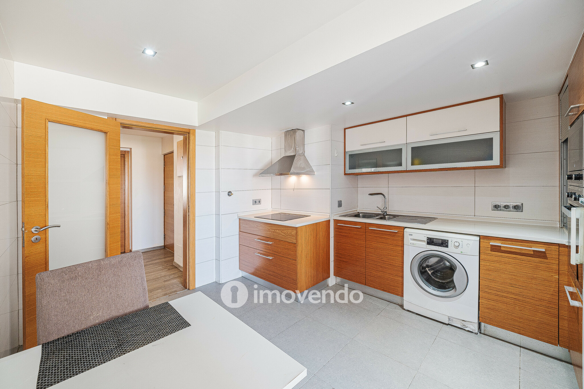 Apartamento T3 com áreas generosas e luz natural, no Carregado