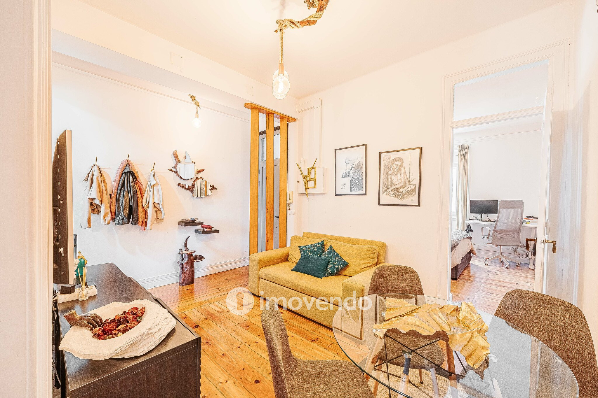 Apartamento T2 mobilado e com cozinha equipada, na Penha de França