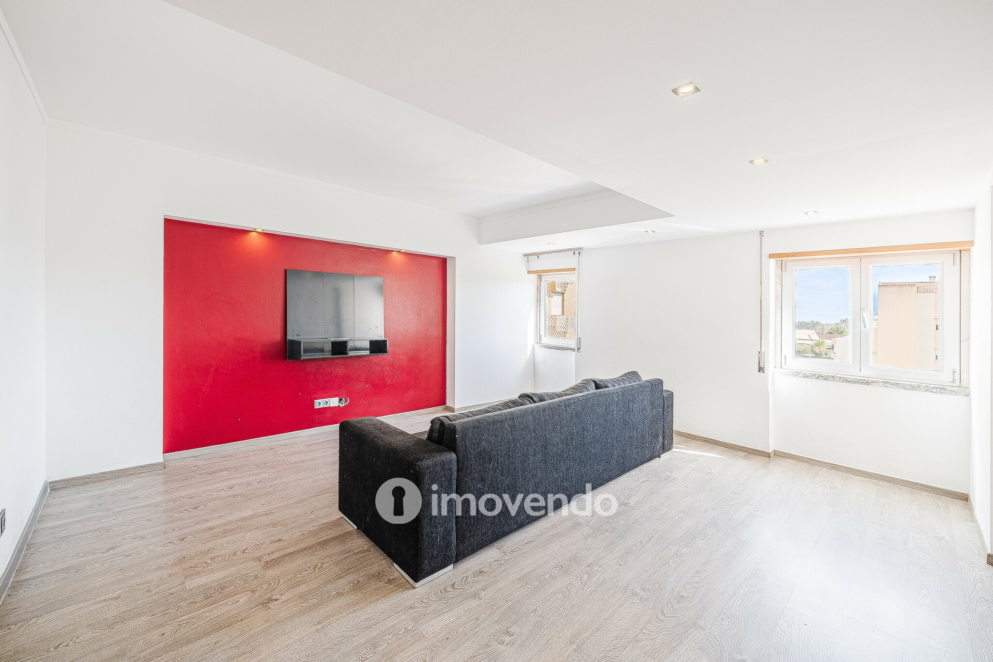 Apartamento T3 com áreas generosas e luz natural, no Carregado