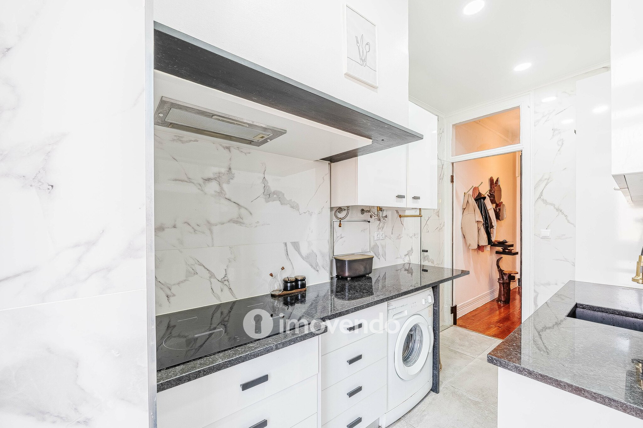 Apartamento T2 mobilado e com cozinha equipada, na Penha de França