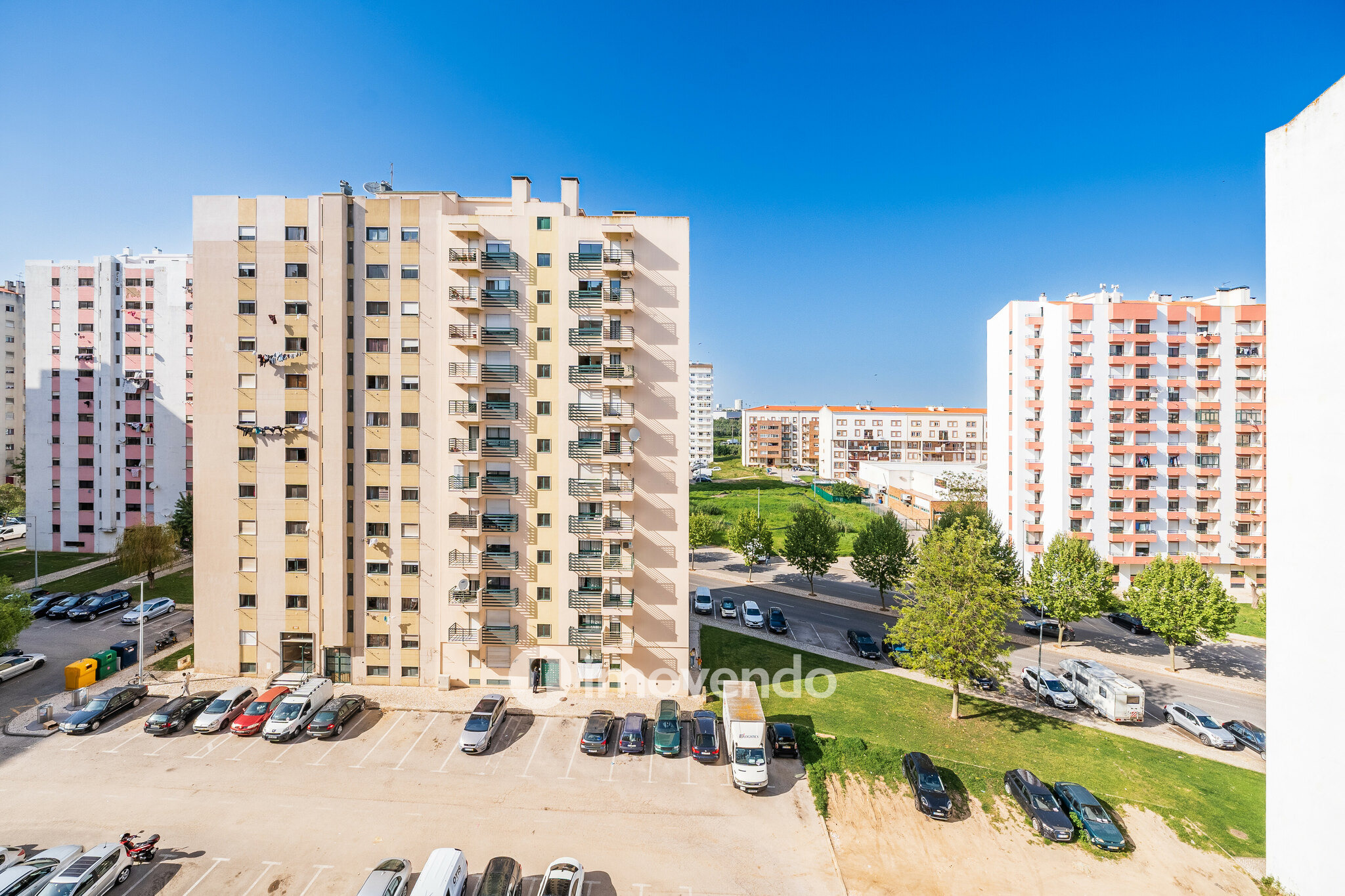 Apartamento T3 com áreas generosas e luz natural, no Carregado