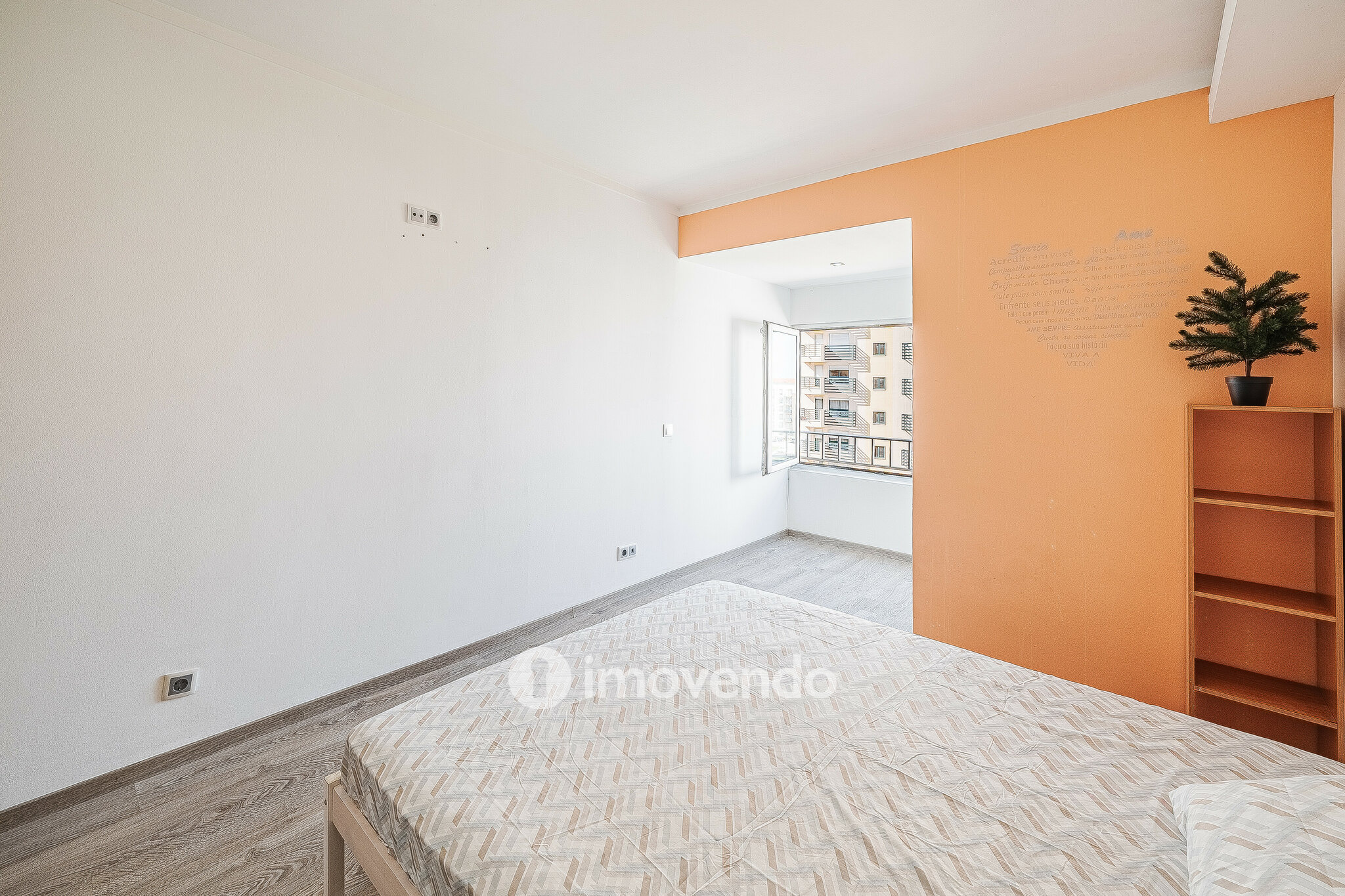 Apartamento T3 com áreas generosas e luz natural, no Carregado