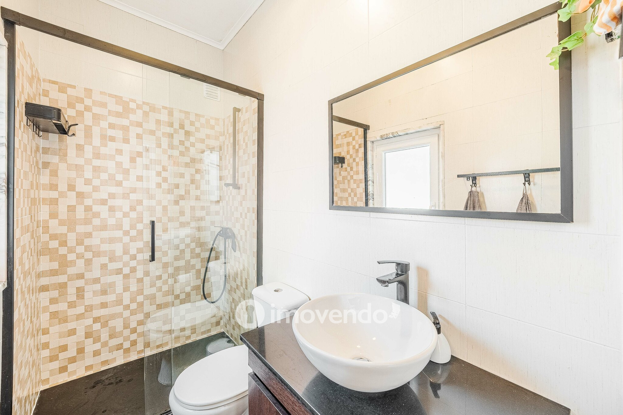 Apartamento T2 mobilado e com cozinha equipada, na Penha de França