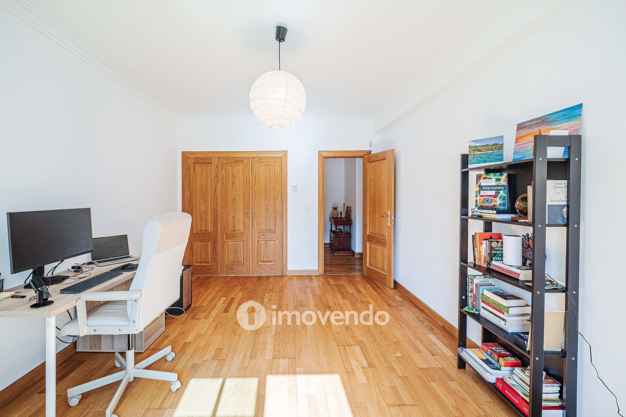 Apartamento T3 com estacionamento, no Condomínio Jardim da Lomba