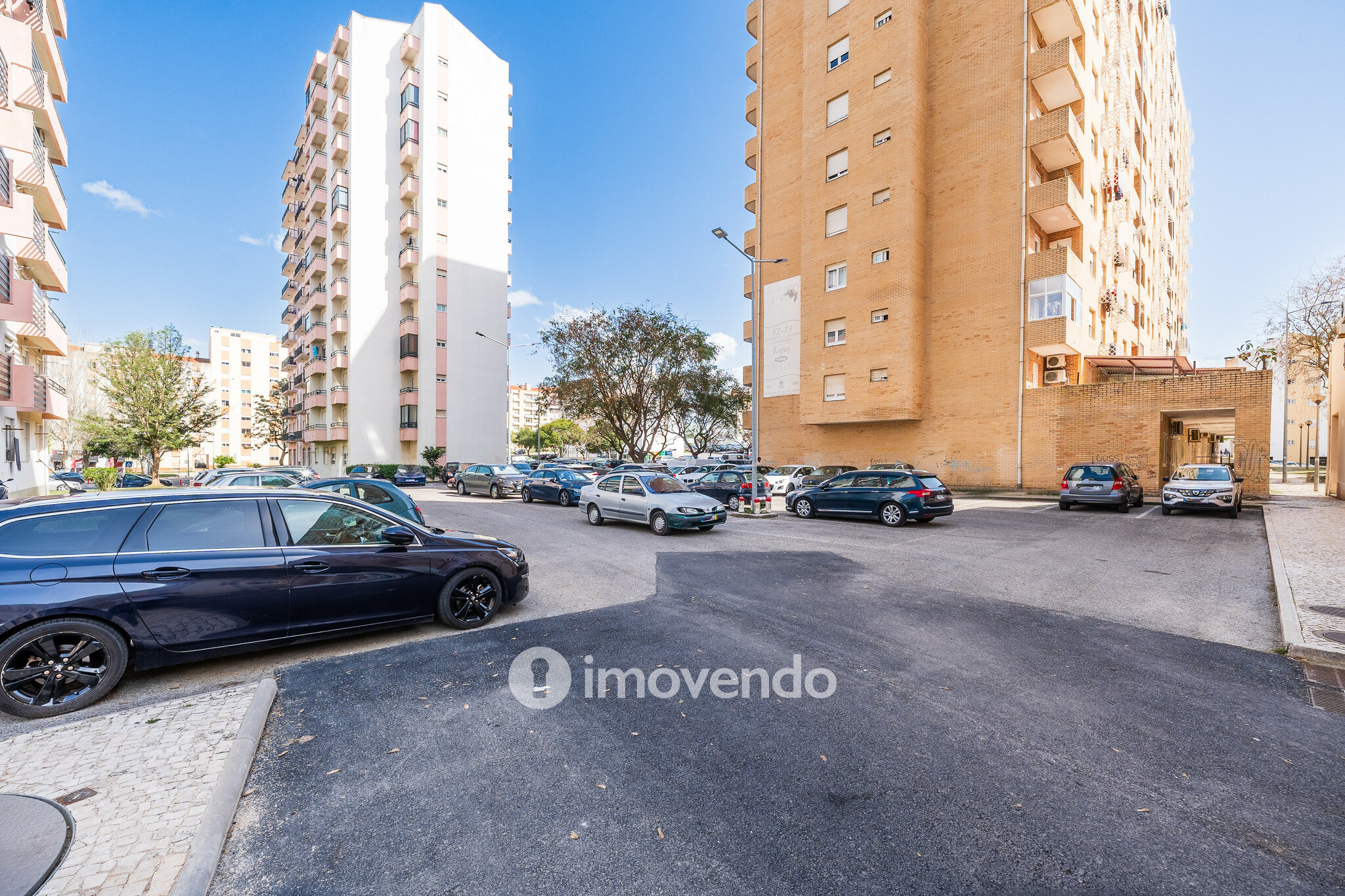 Apartamento T3 com áreas generosas e luz natural, no Carregado