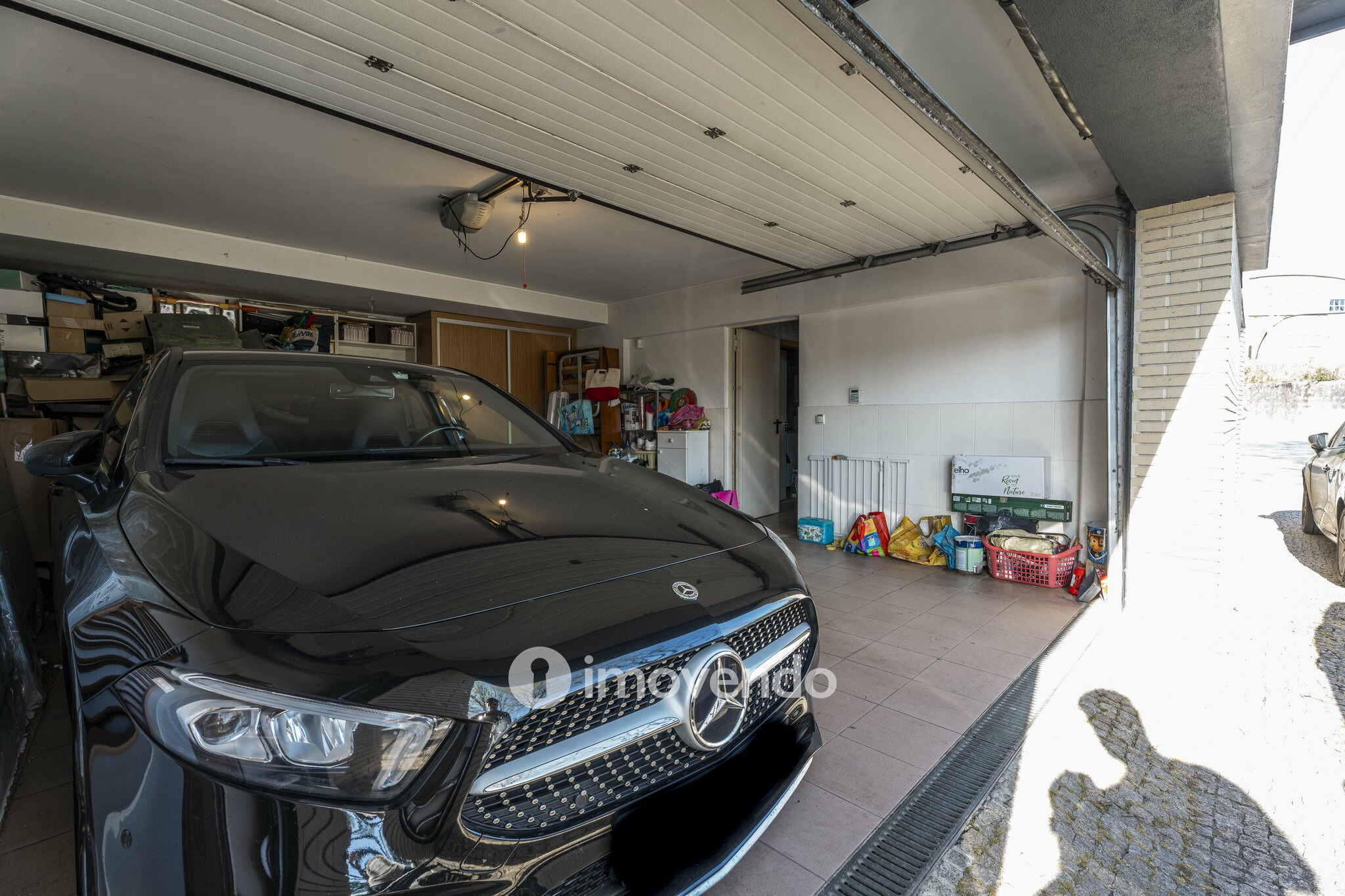 Moradia T3 moderna, com garagem e jardim, em Custóias, Porto