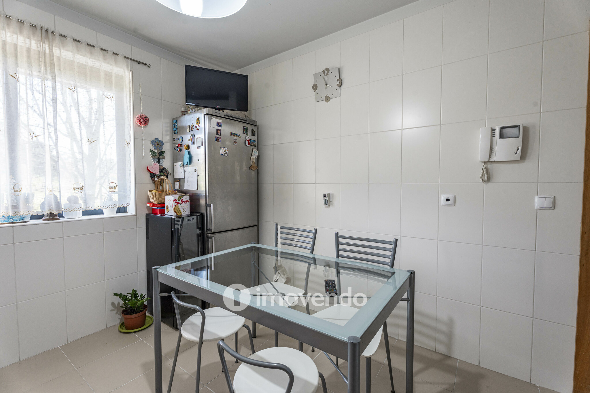 Moradia T3 moderna, com garagem e jardim, em Custóias, Porto