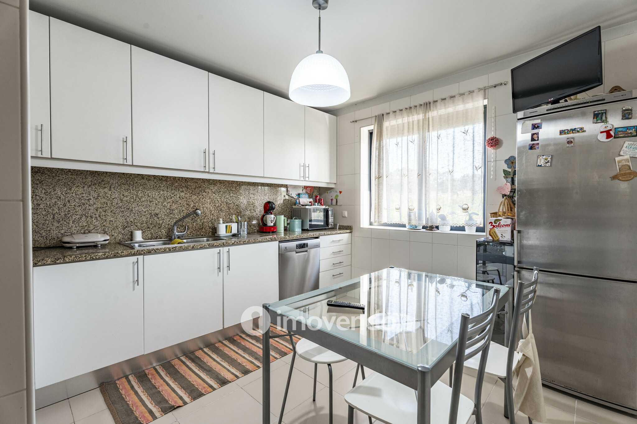 Moradia T3 moderna, com garagem e jardim, em Custóias, Porto