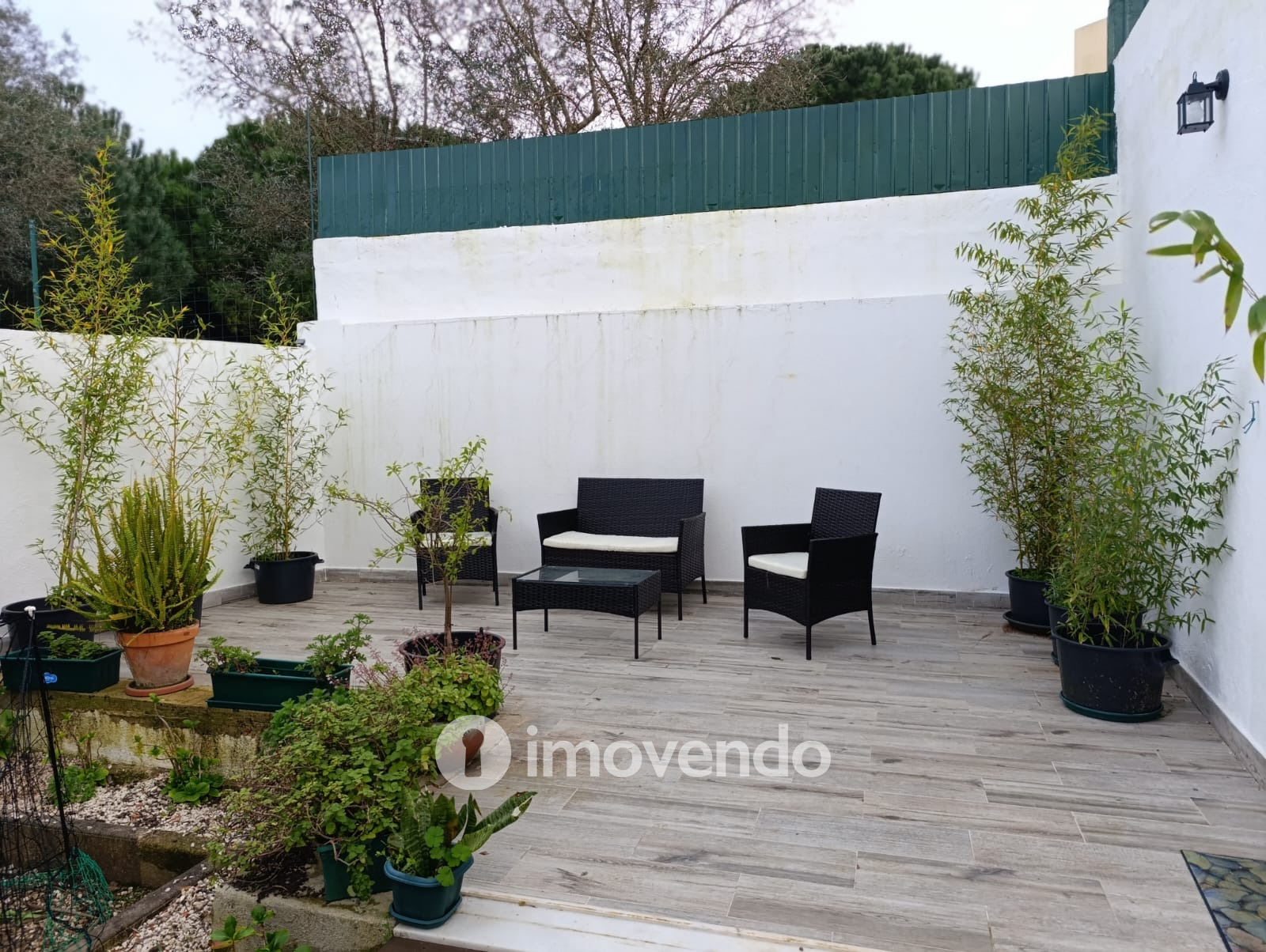 Moradia T3 mais Anexo T1 e Anexo T0 independentes, em Barcarena