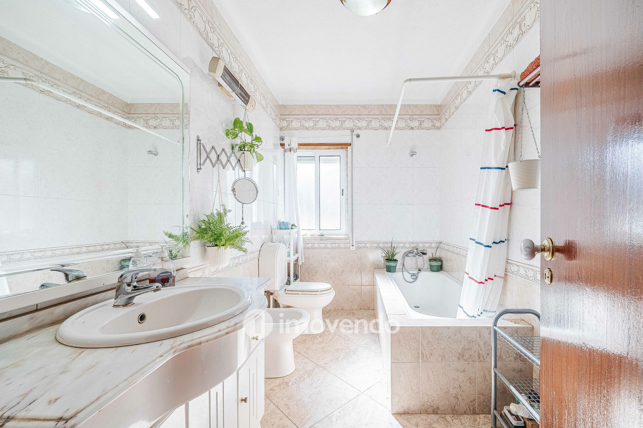 Moradia T3 mais Anexo T1 e Anexo T0 independentes, em Barcarena