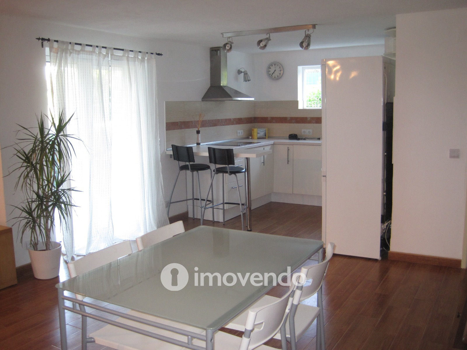 Moradia T3 mais Anexo T1 e Anexo T0 independentes, em Barcarena