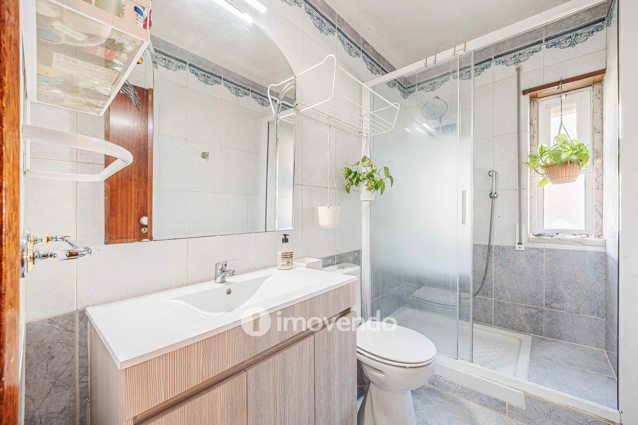 Moradia T3 mais Anexo T1 e Anexo T0 independentes, em Barcarena