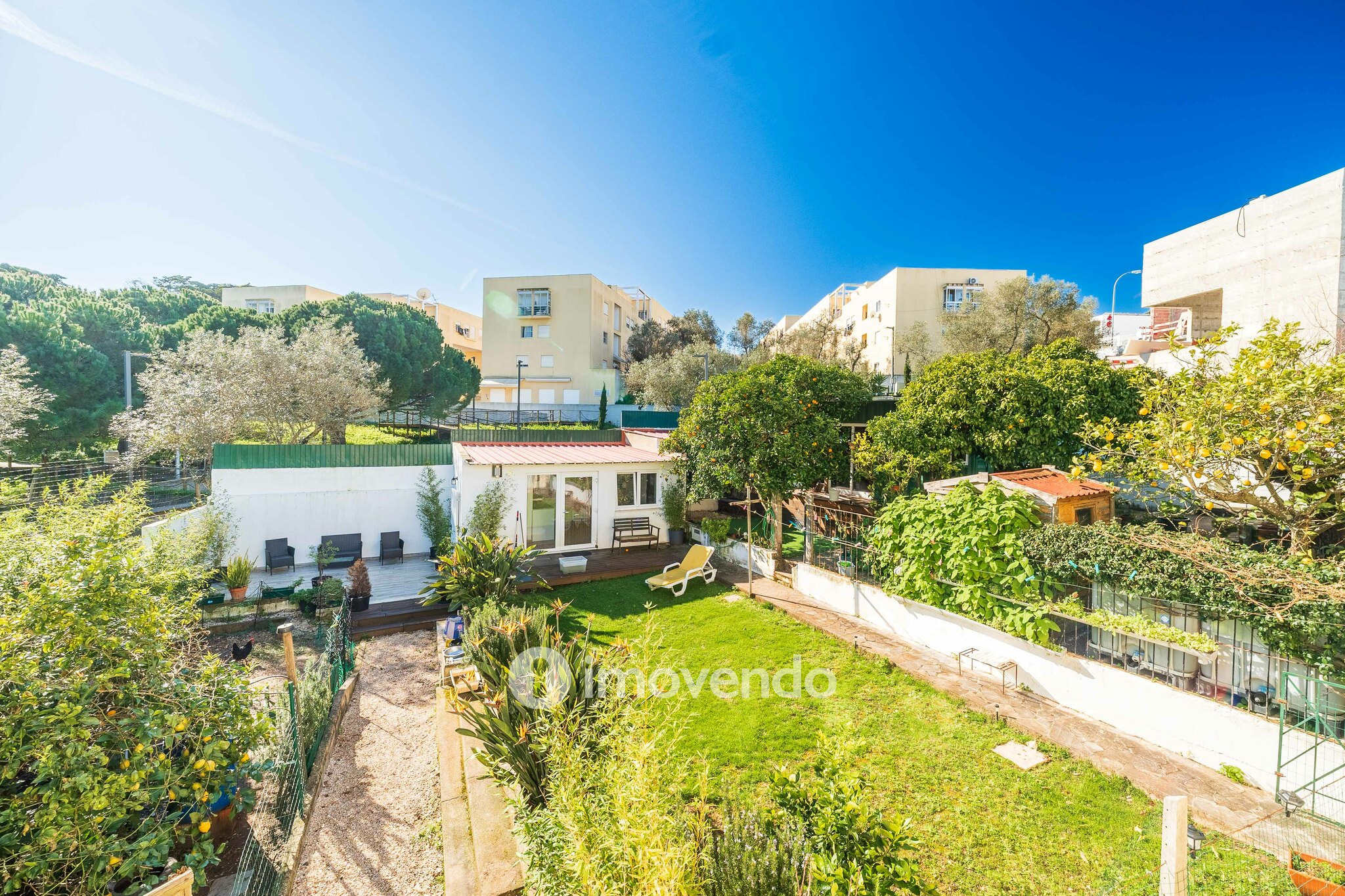 Moradia T3 mais Anexo T1 e Anexo T0 independentes, em Barcarena