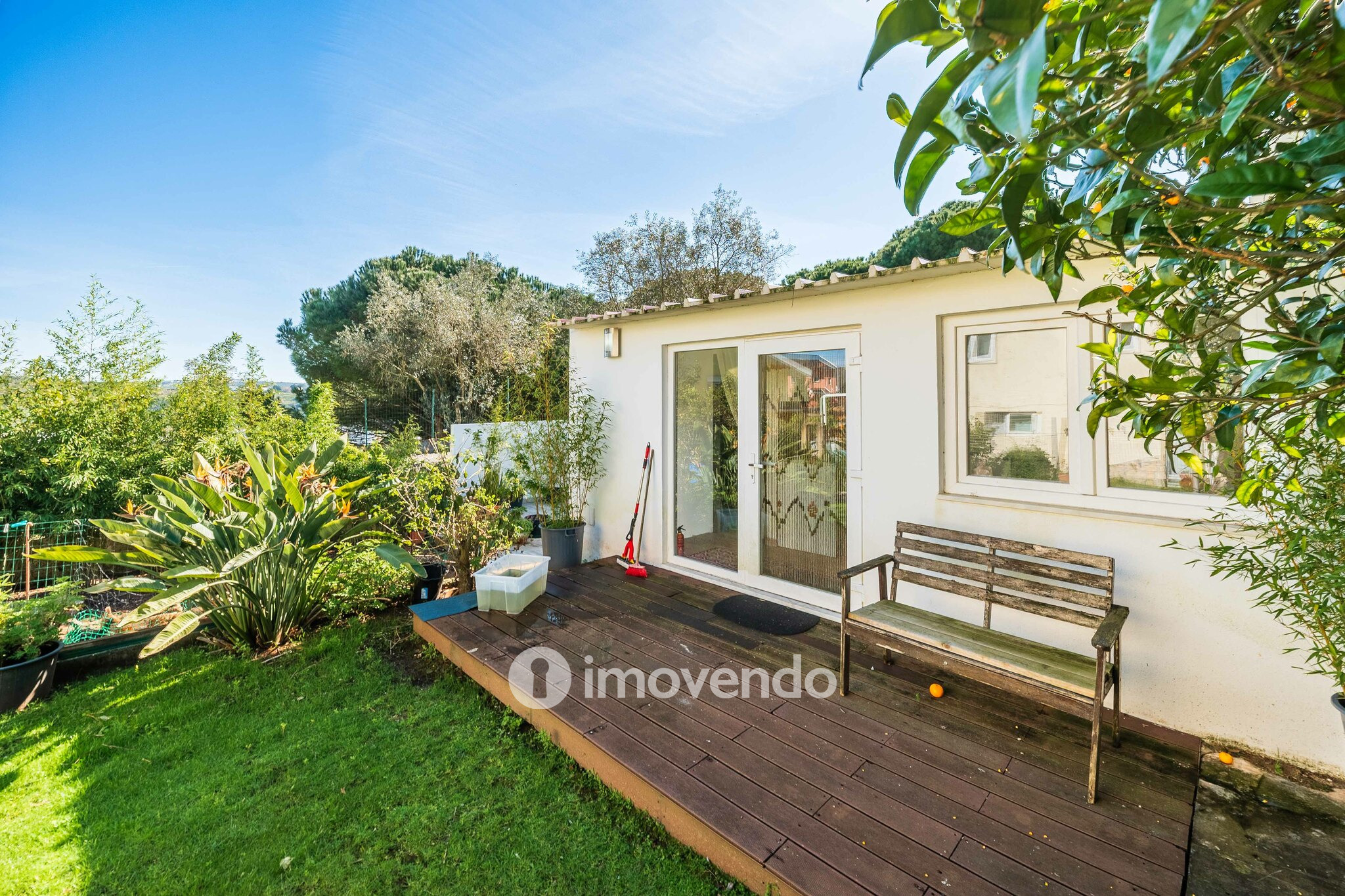 Moradia T3 mais Anexo T1 e Anexo T0 independentes, em Barcarena