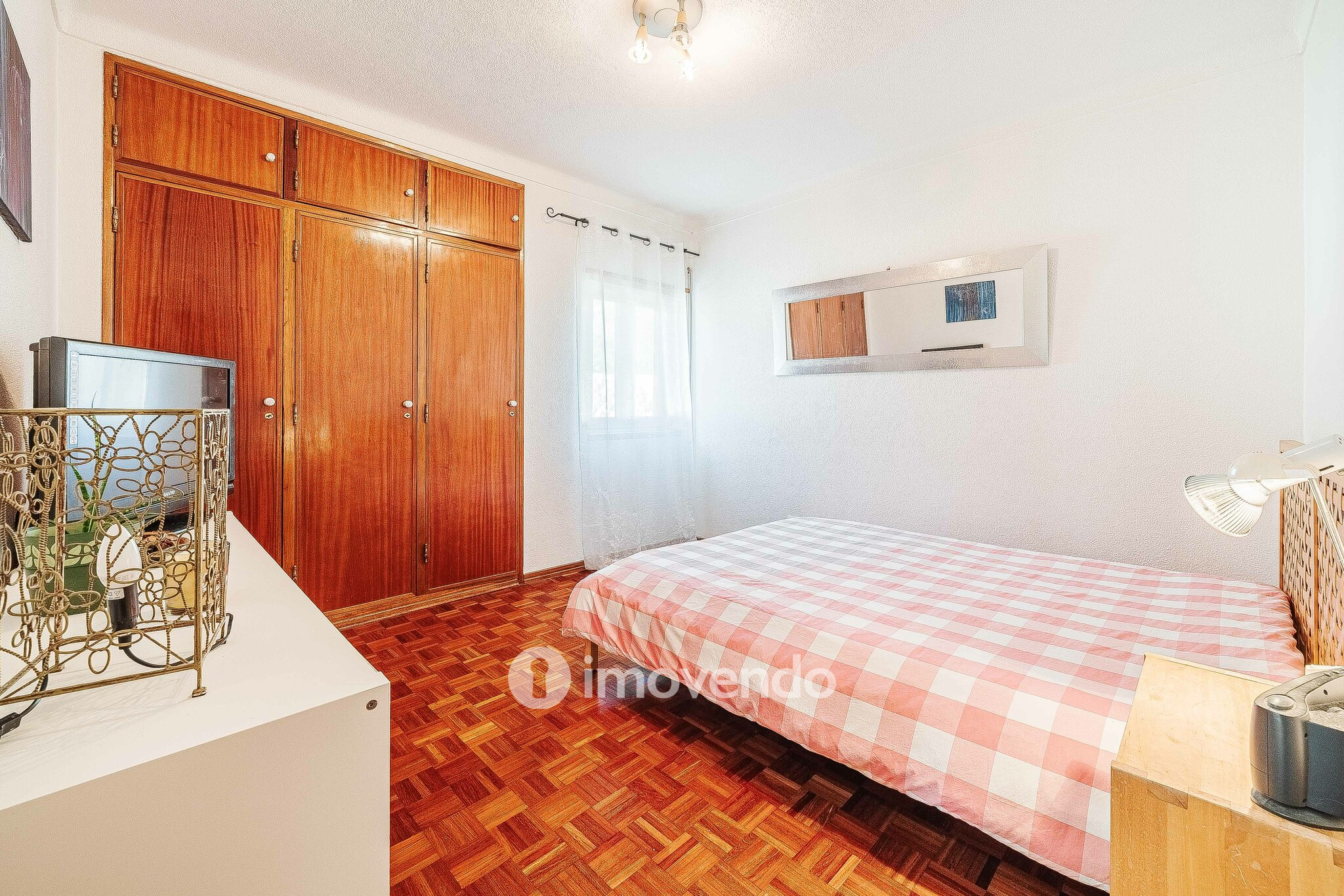 Moradia T3 mais Anexo T1 e Anexo T0 independentes, em Barcarena