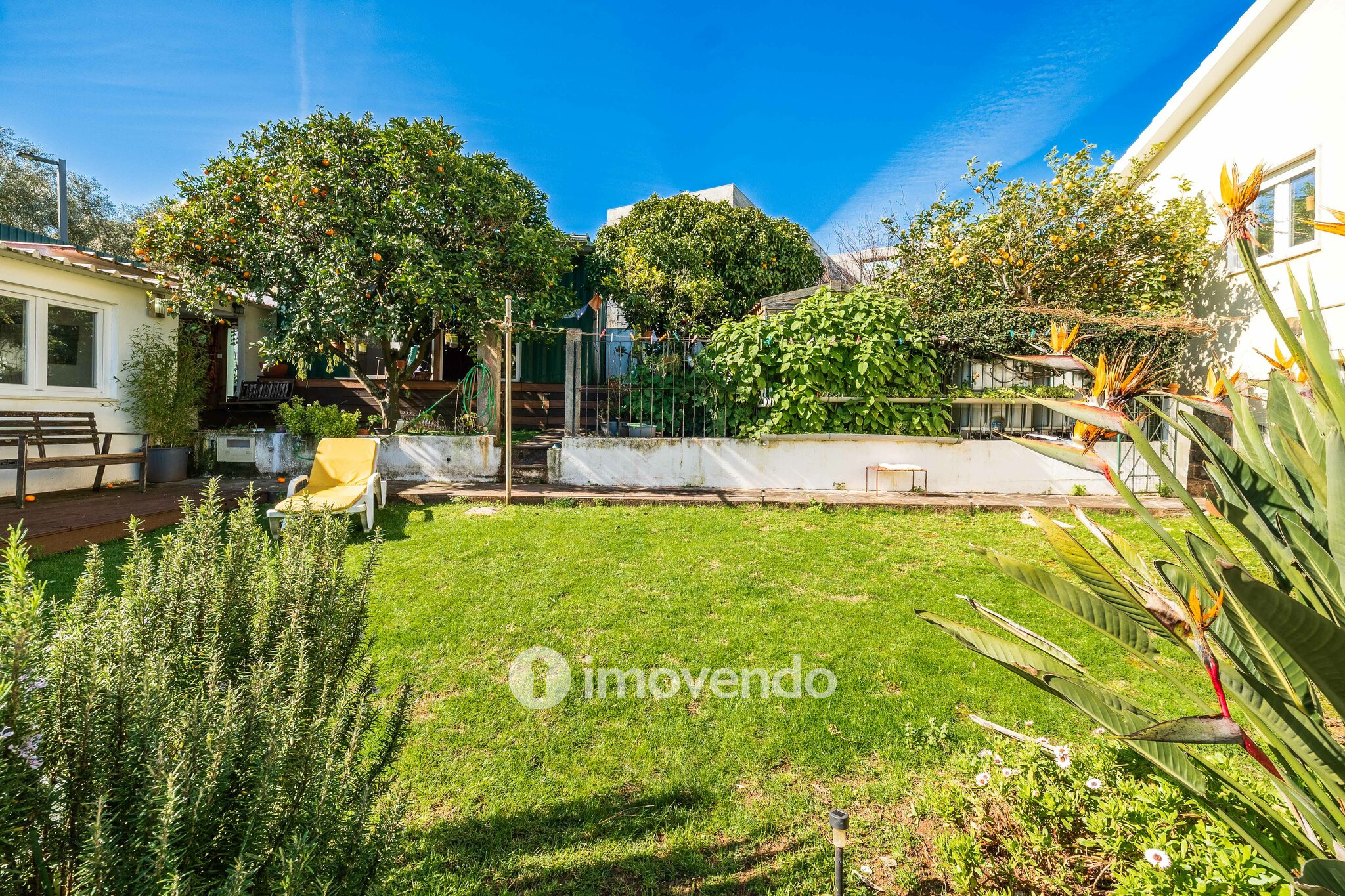 Moradia T3 mais Anexo T1 e Anexo T0 independentes, em Barcarena