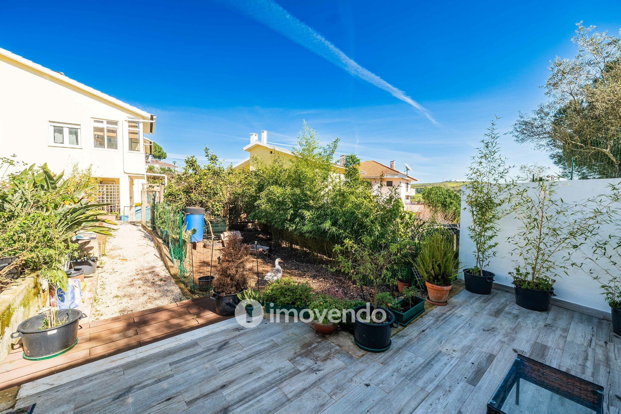 Moradia T3 mais Anexo T1 e Anexo T0 independentes, em Barcarena